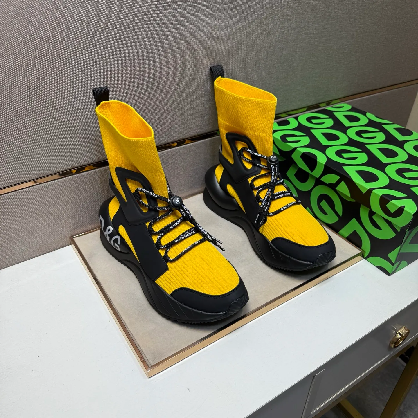 ⬛️Men's men's shoes💰p420【DG～】couple casual shoes 2025z cabinet sales simultaneously 🔶Size: 36-44 #️⃣ 🔷2 colors🔜The upper is made of multi-material splicing➕Mesh lining, comfortable and breathable, sole: original comfortable and wear-resistant outsole, ⚠️real thing📱photographed🎬real thing is better📢📢📢